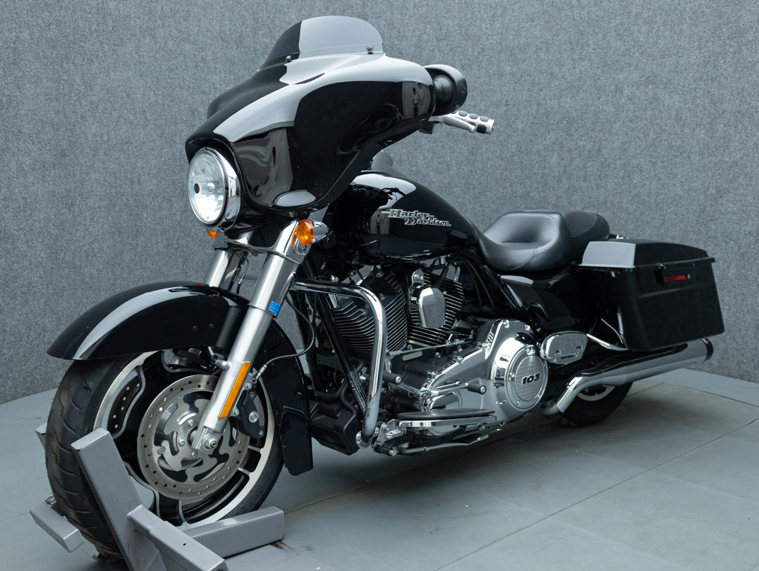 Street Glide®