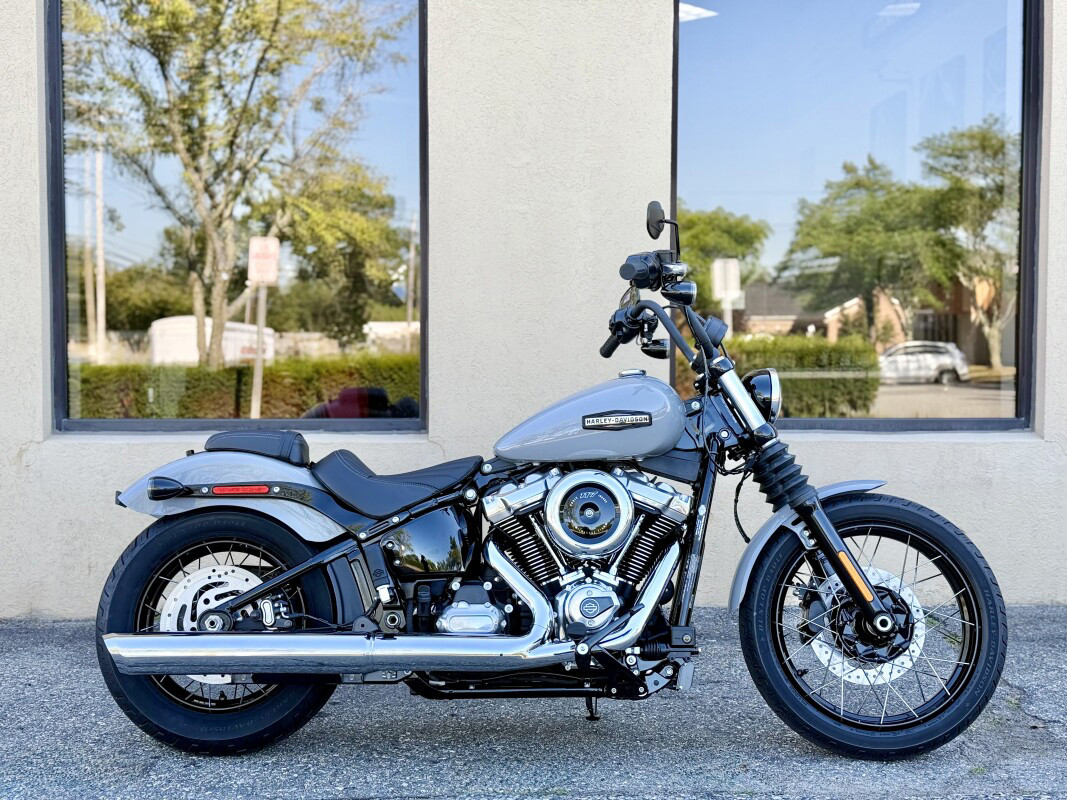 Street Bob®