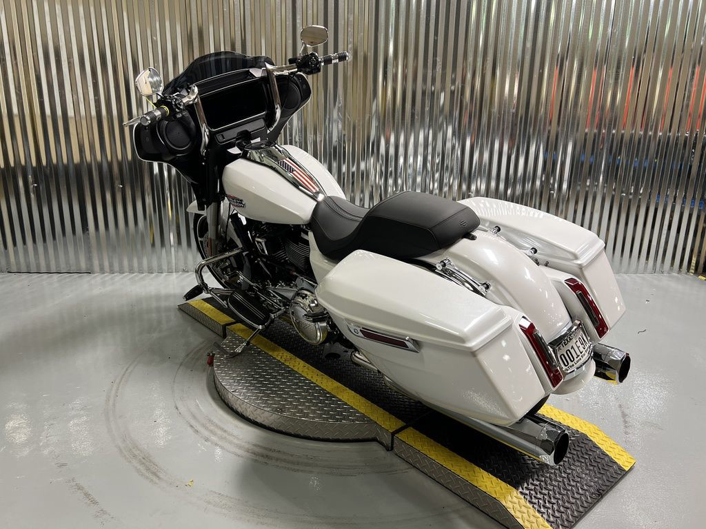 Street Glide®