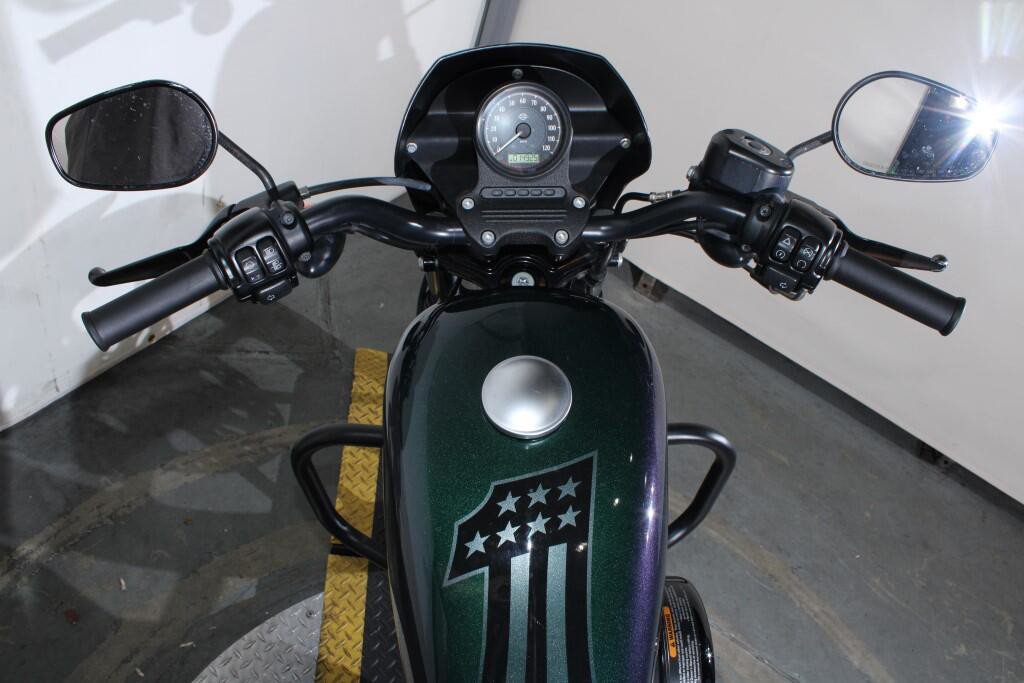 Iron 883®
