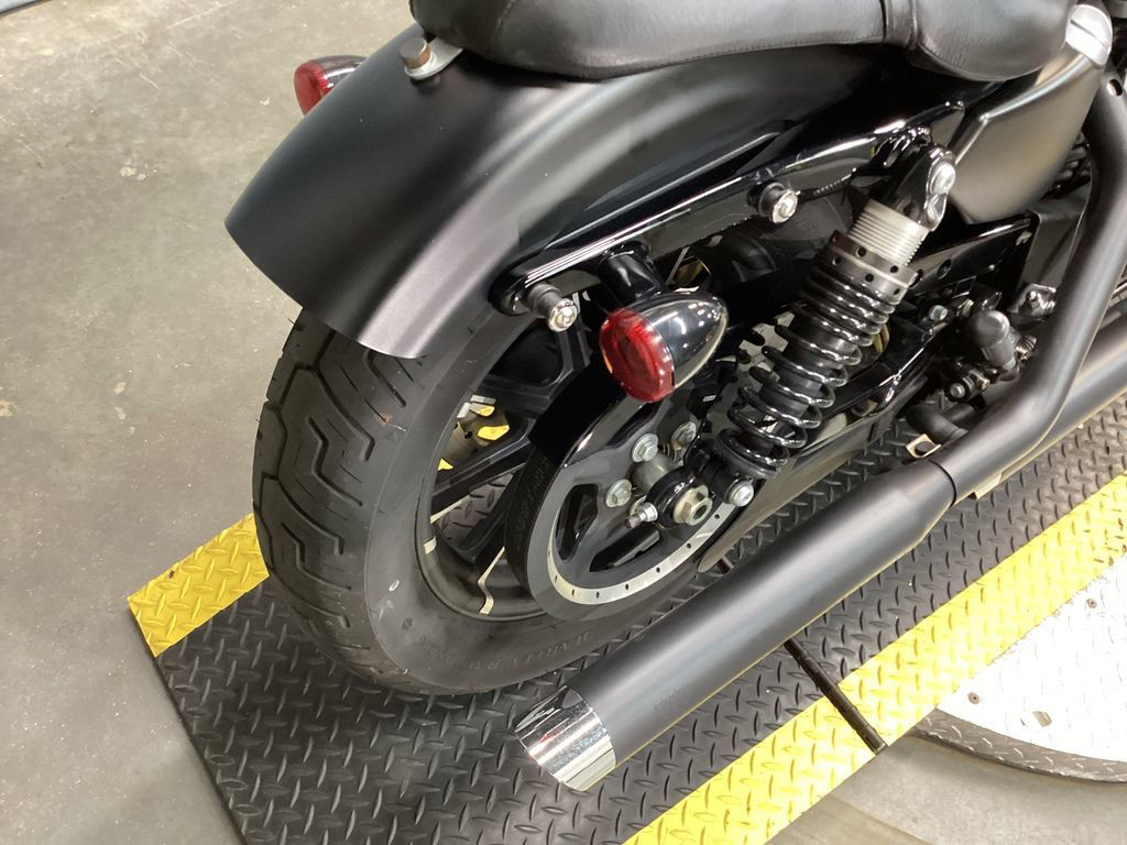 Iron 883®