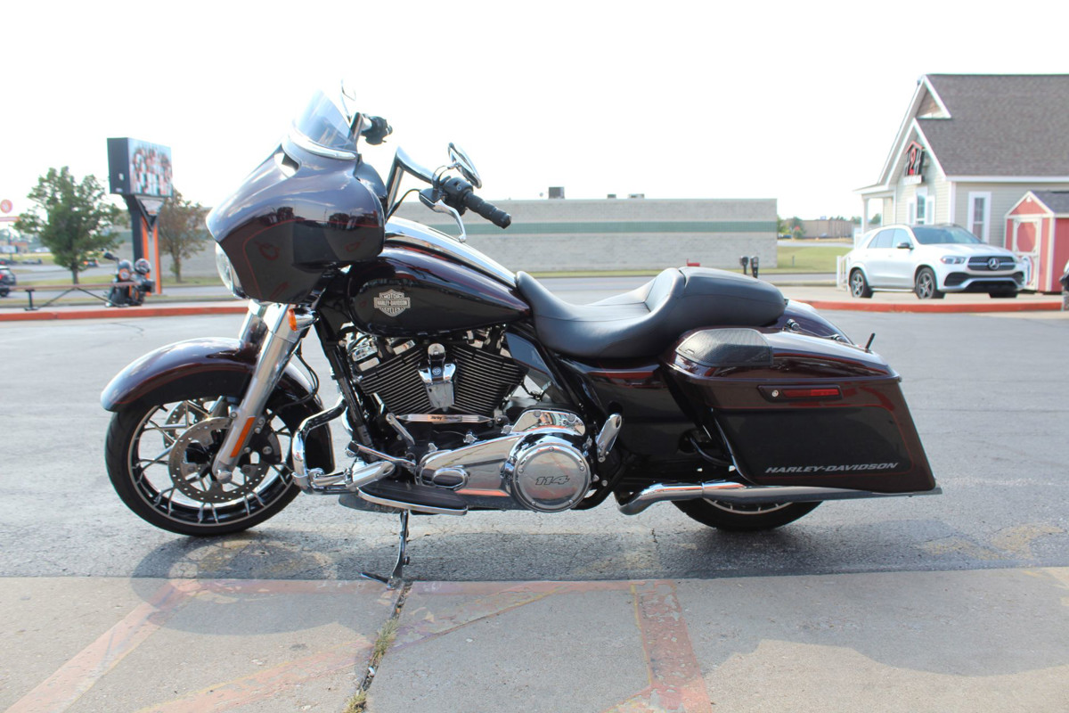 Street Glide®