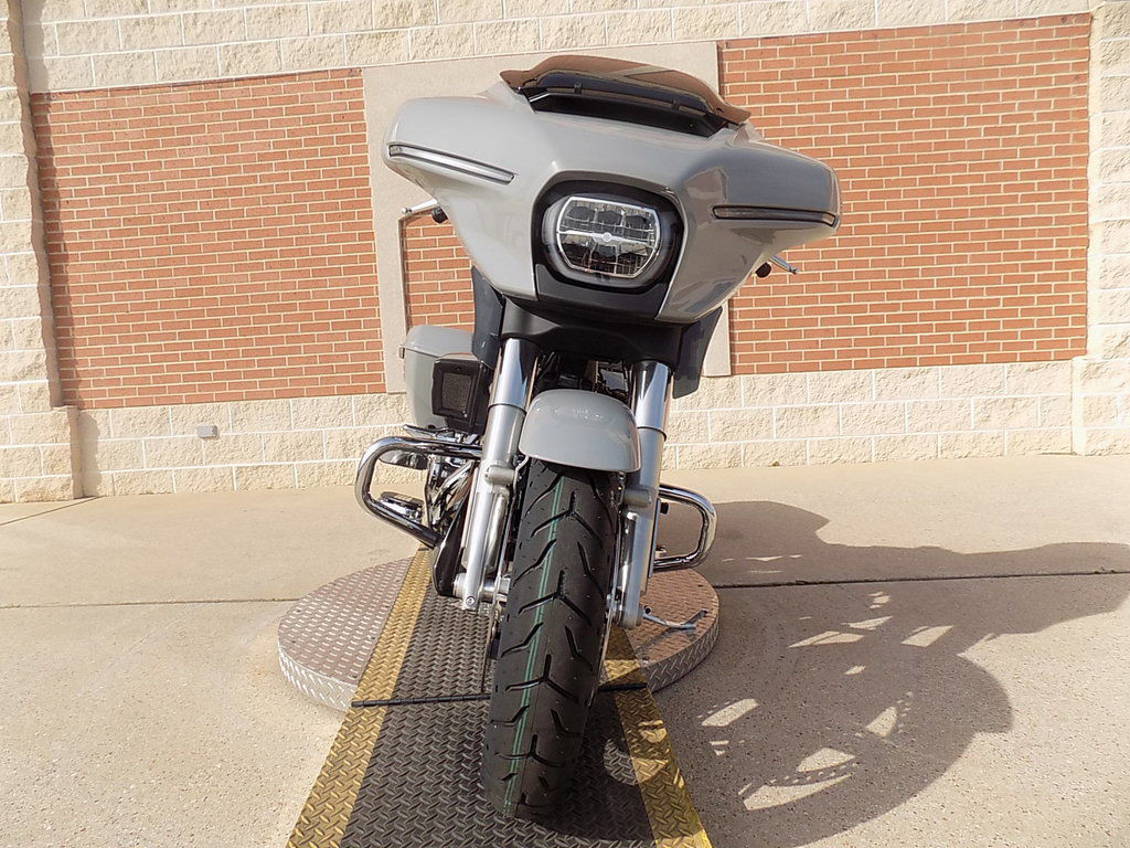 Street Glide®