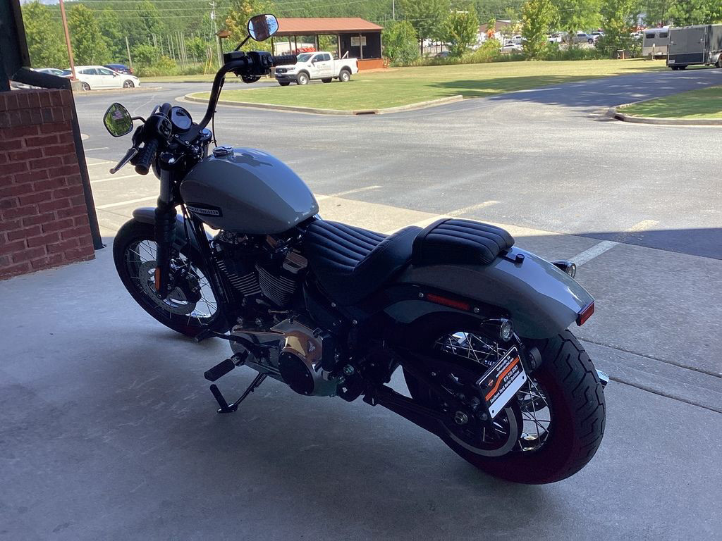 Street Bob®