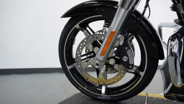 Road Glide®