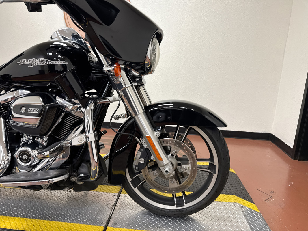 Street Glide®
