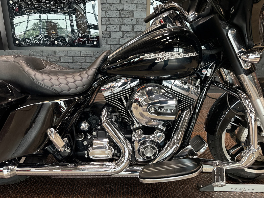 Street Glide®