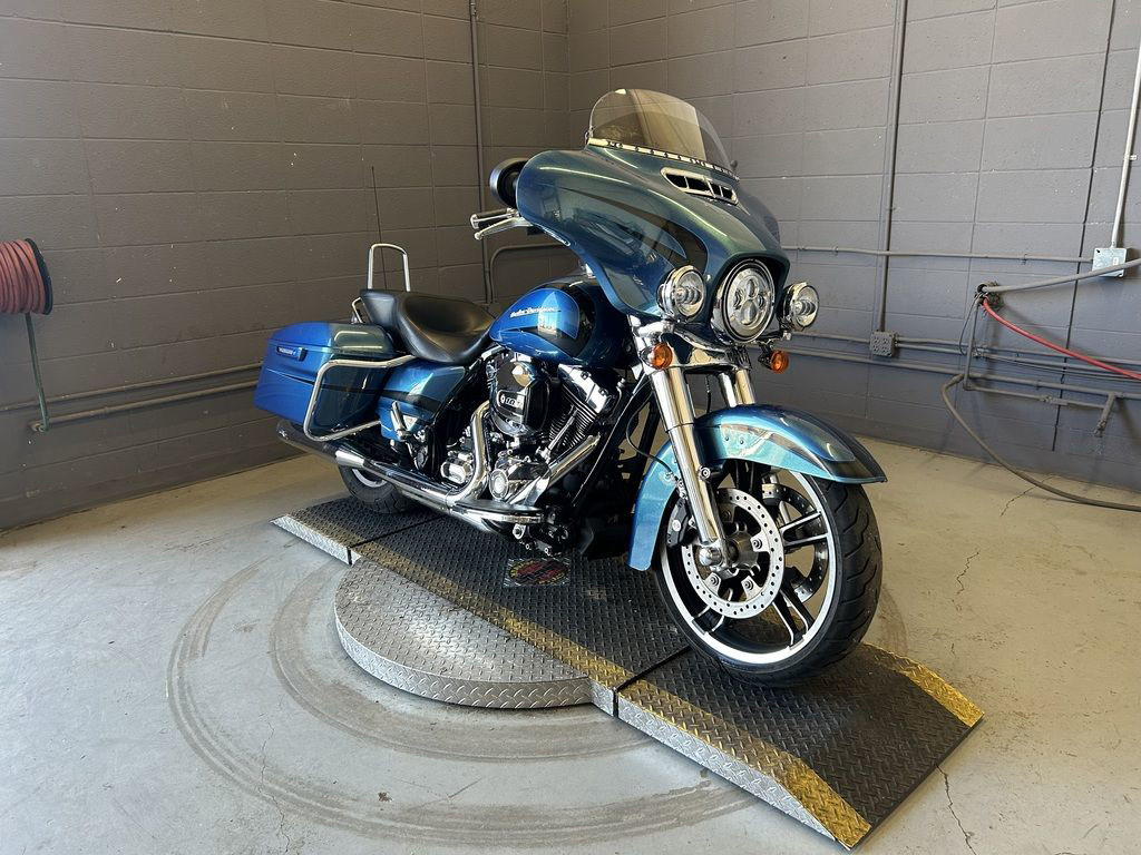 Street Glide®