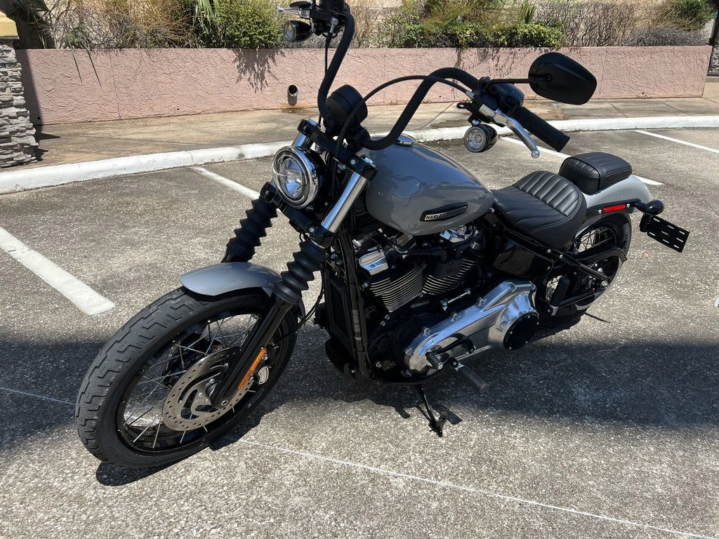 Street Bob®