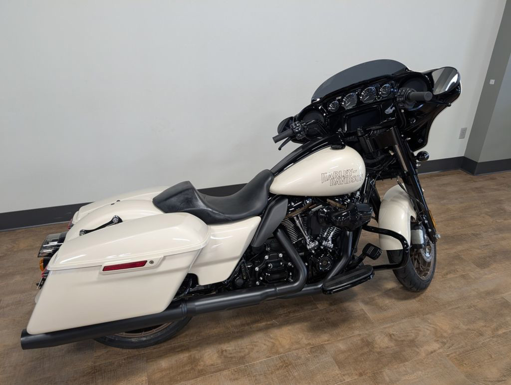 Street Glide® ST