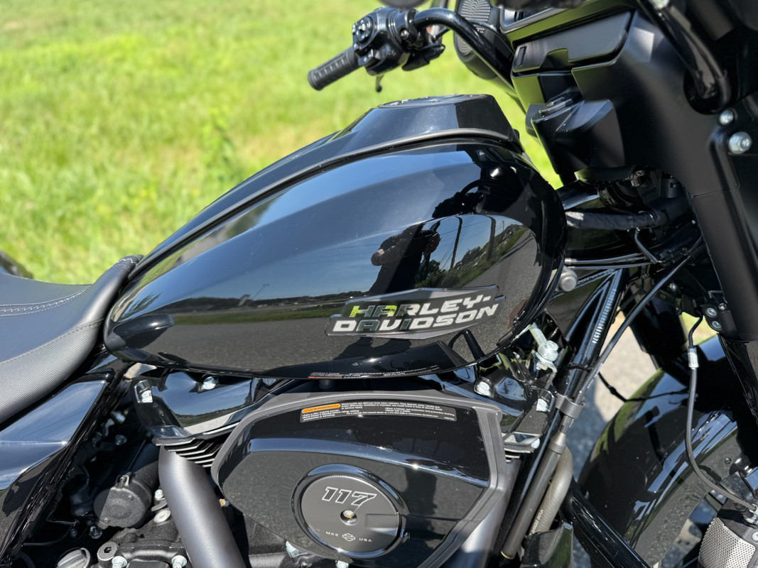 Street Glide®