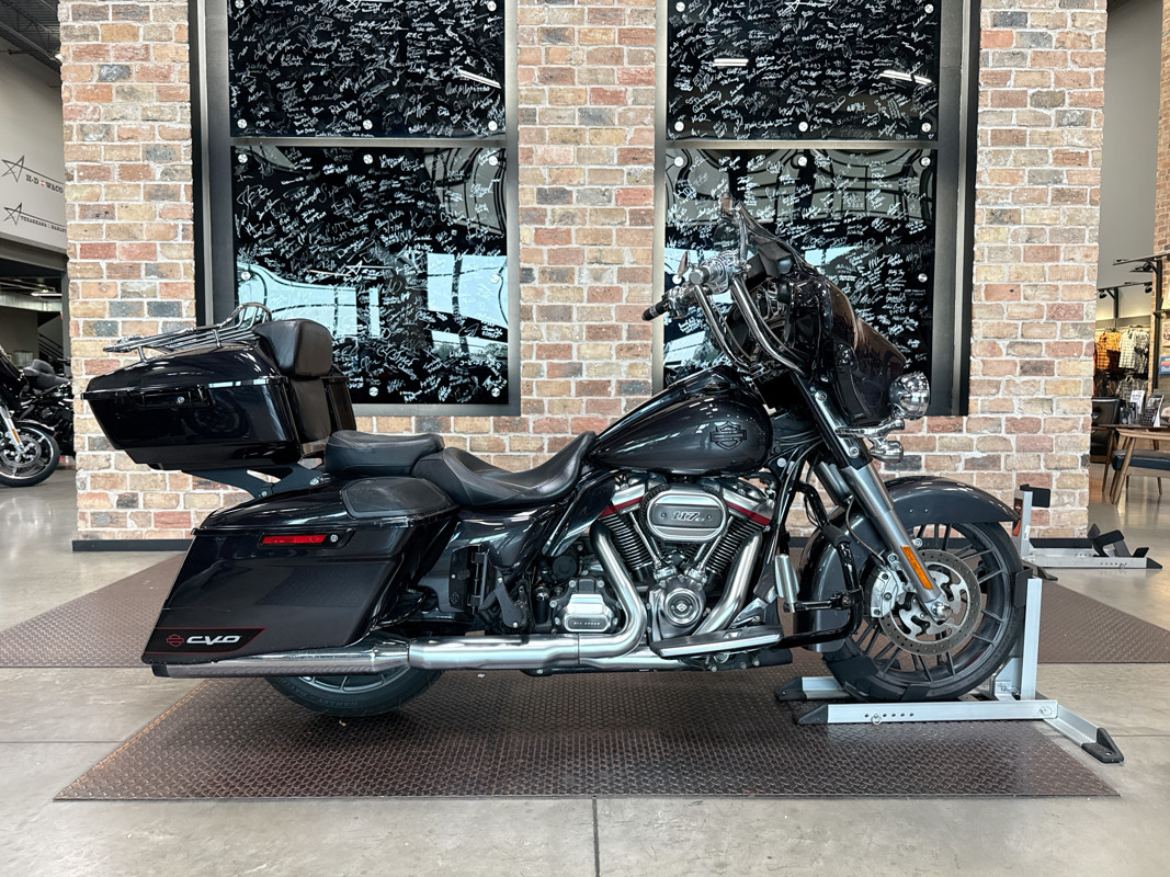 CVO® Street Glide®
