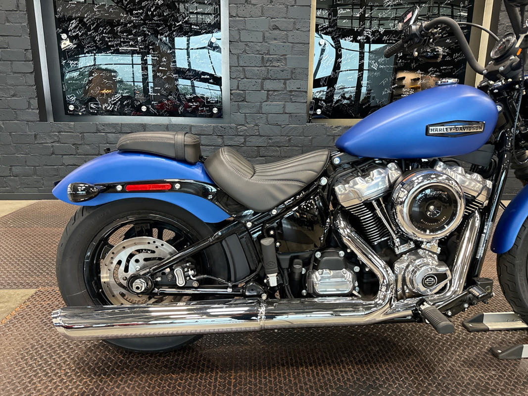 Street Bob®