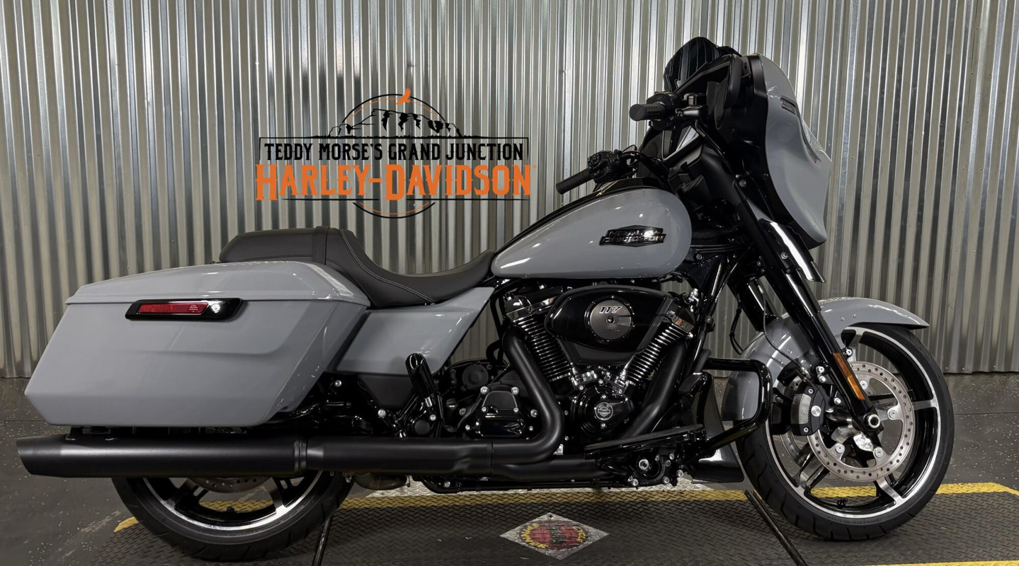 Street Glide®