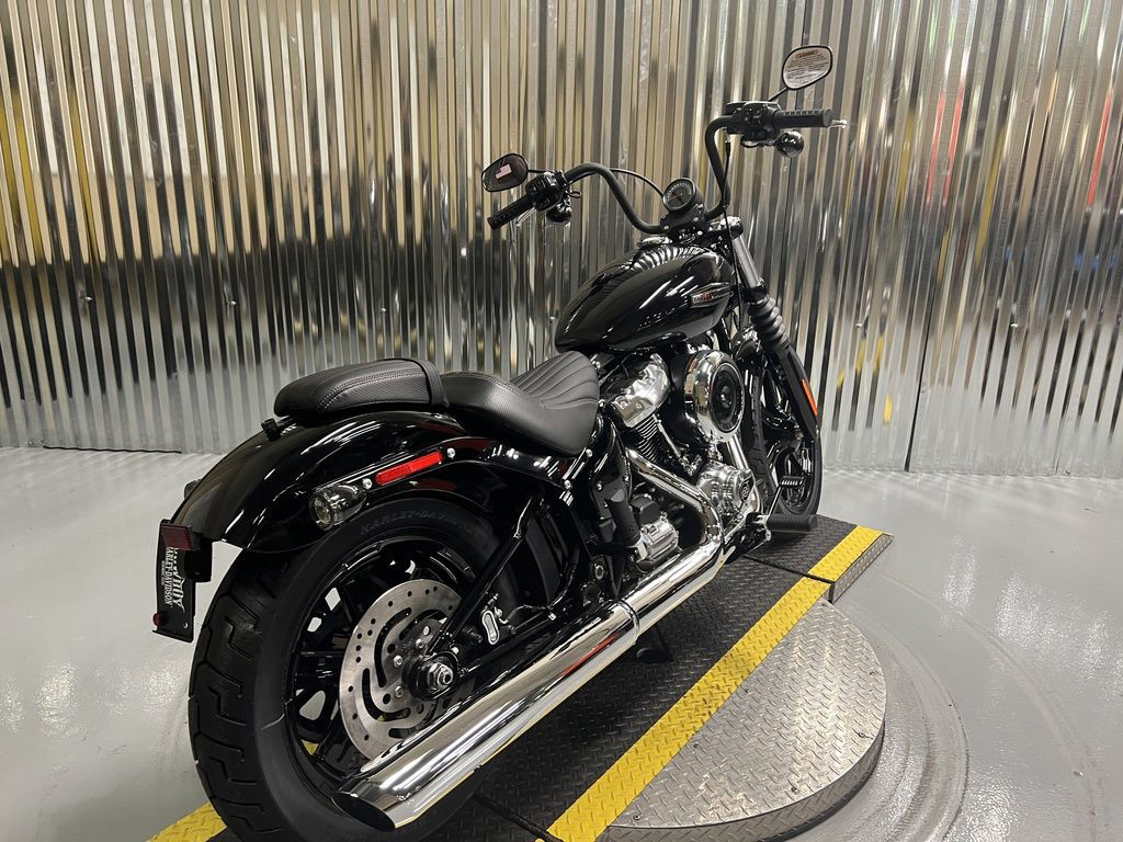 Street Bob®