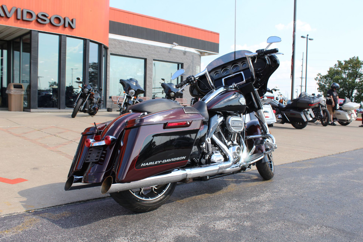 Street Glide®
