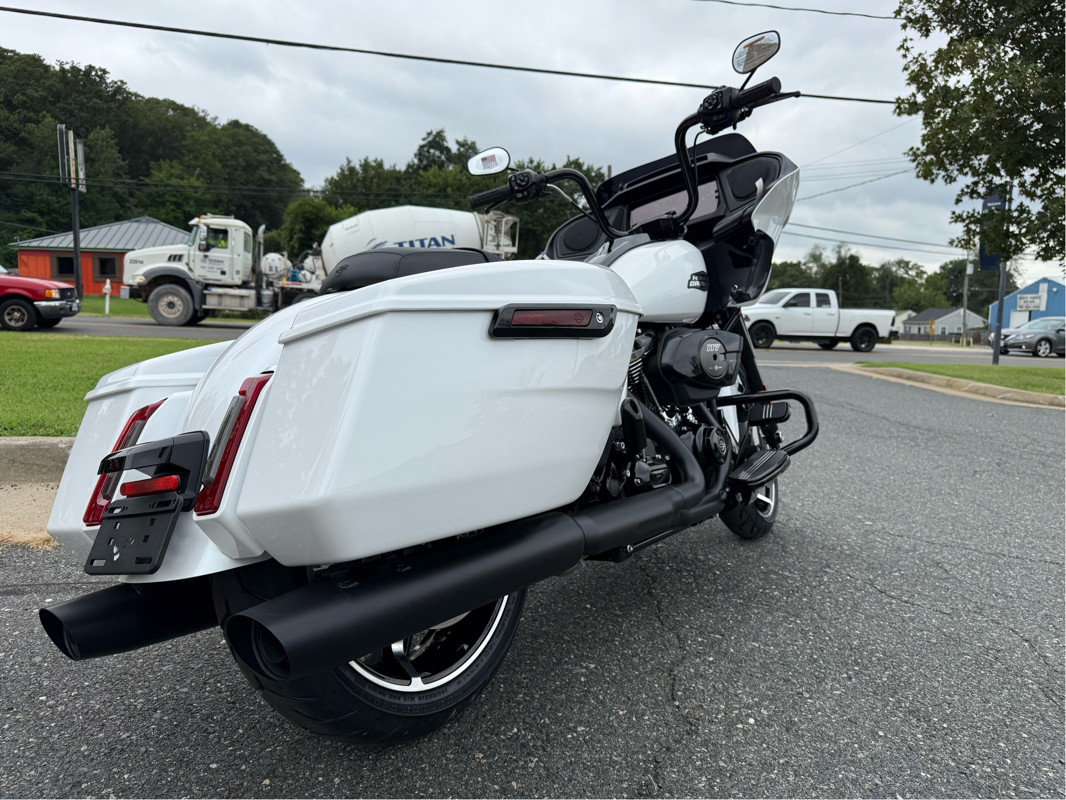 Road Glide®