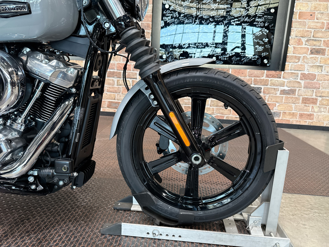 Street Bob®