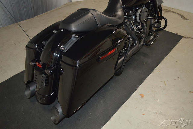 Street Glide® Special