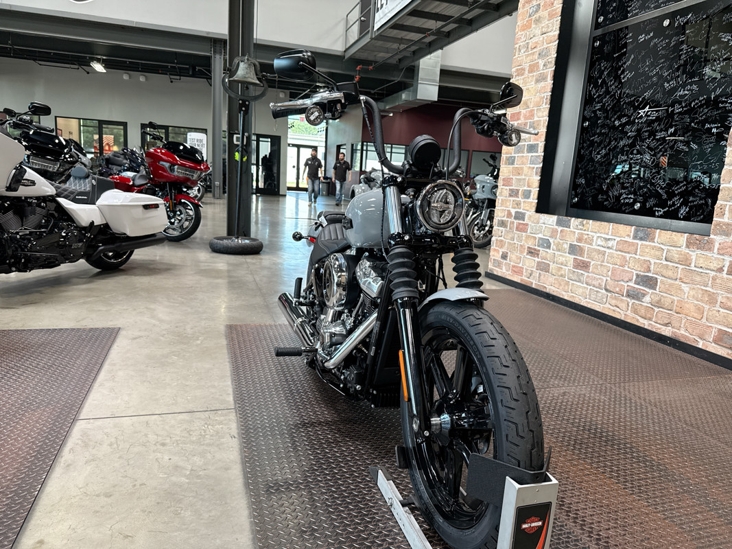 Street Bob®