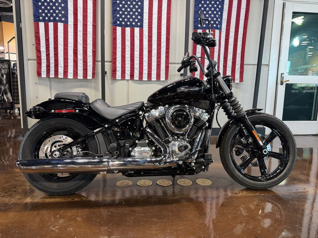 Street Bob®