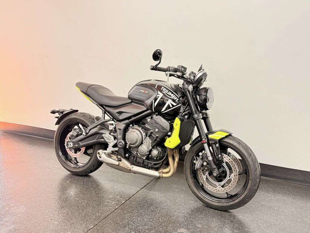 Trident 660