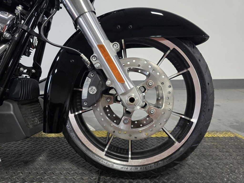 Street Glide®
