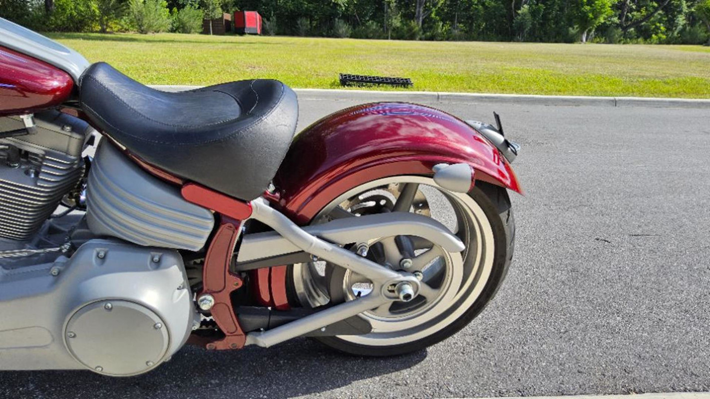 Softail® Rocker® C
