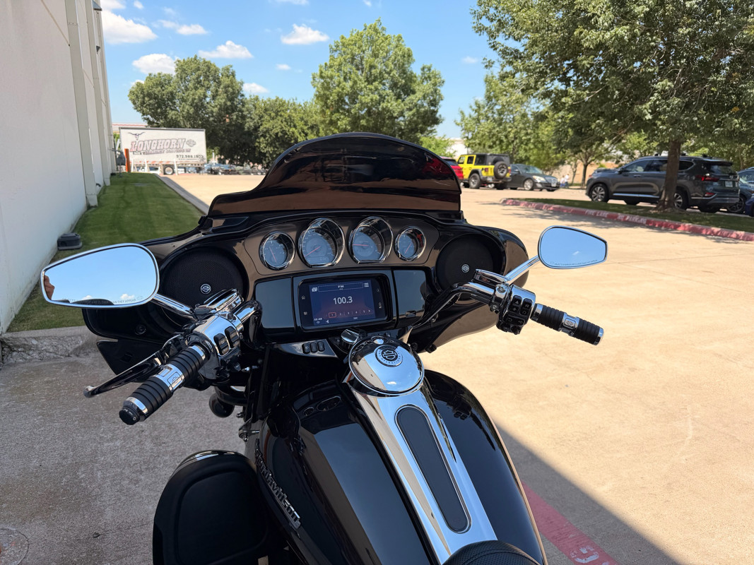 CVO Tri Glide® Ultra