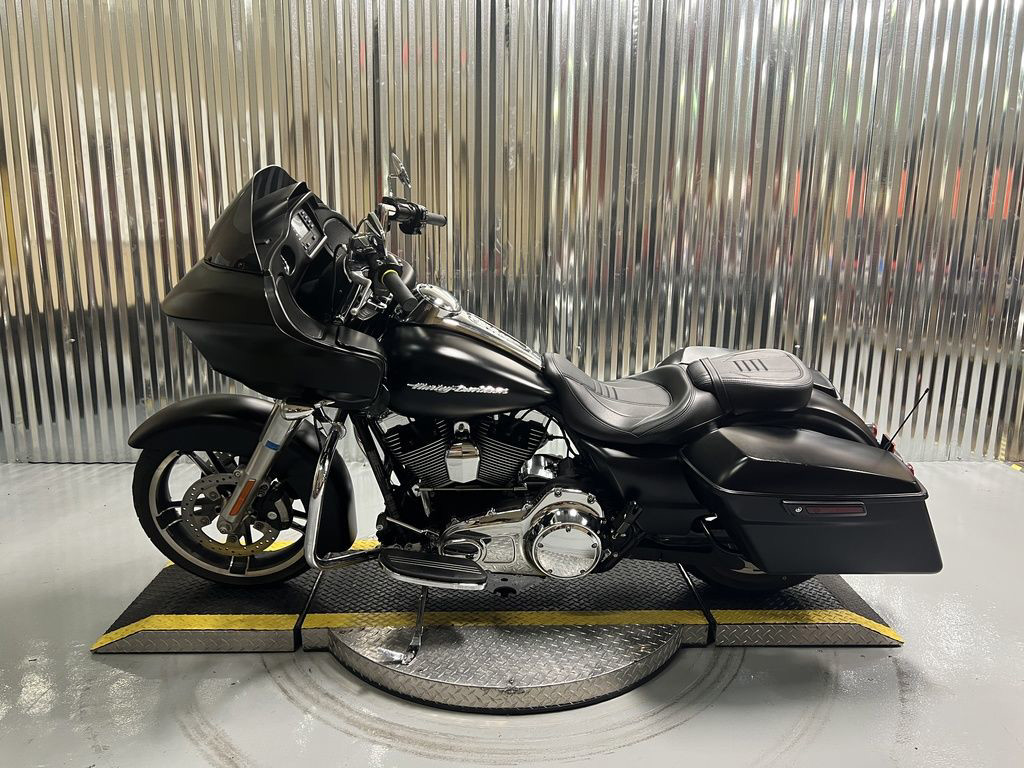 Road Glide®