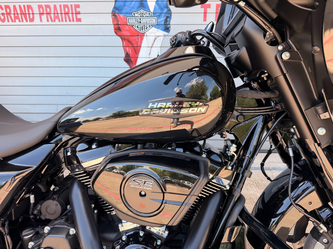 Street Glide®
