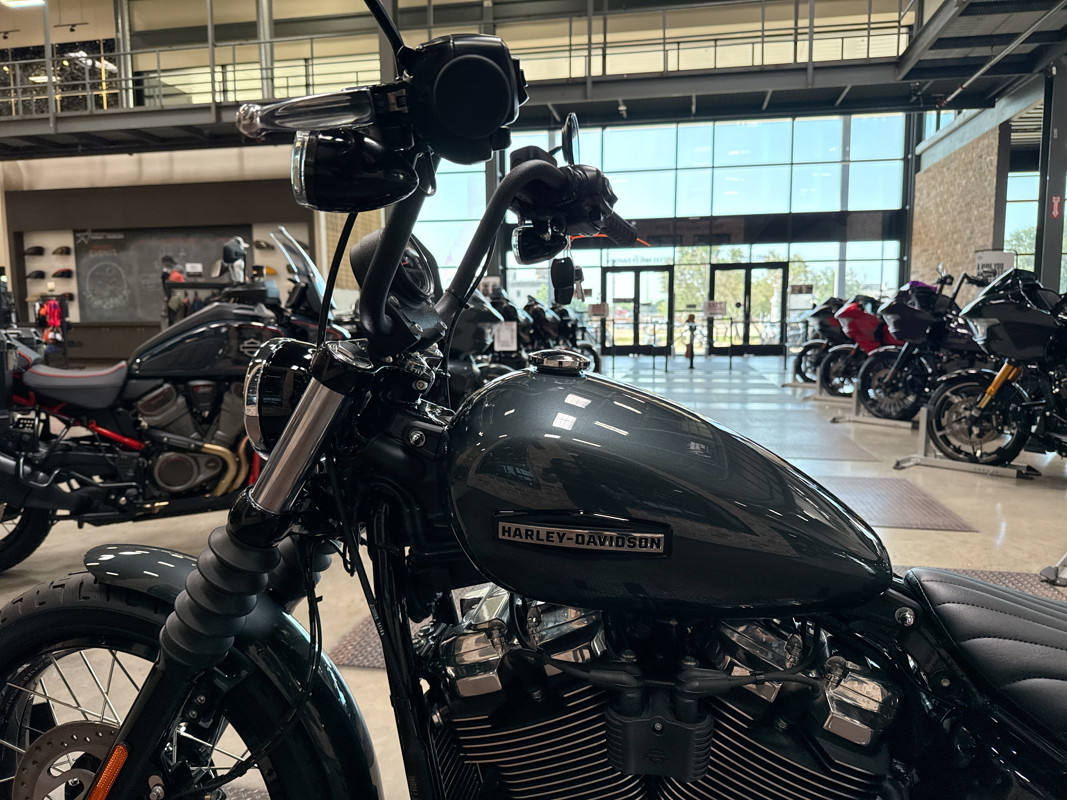 Street Bob®