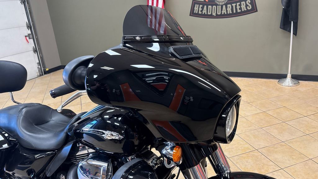 Street Glide®