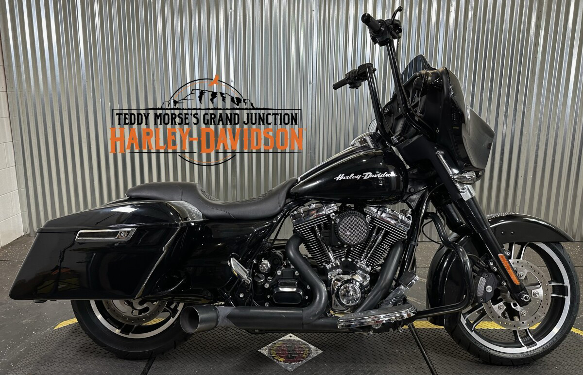 Street Glide®