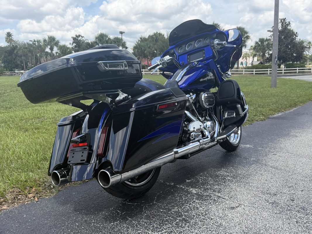 CVO® Street Glide®