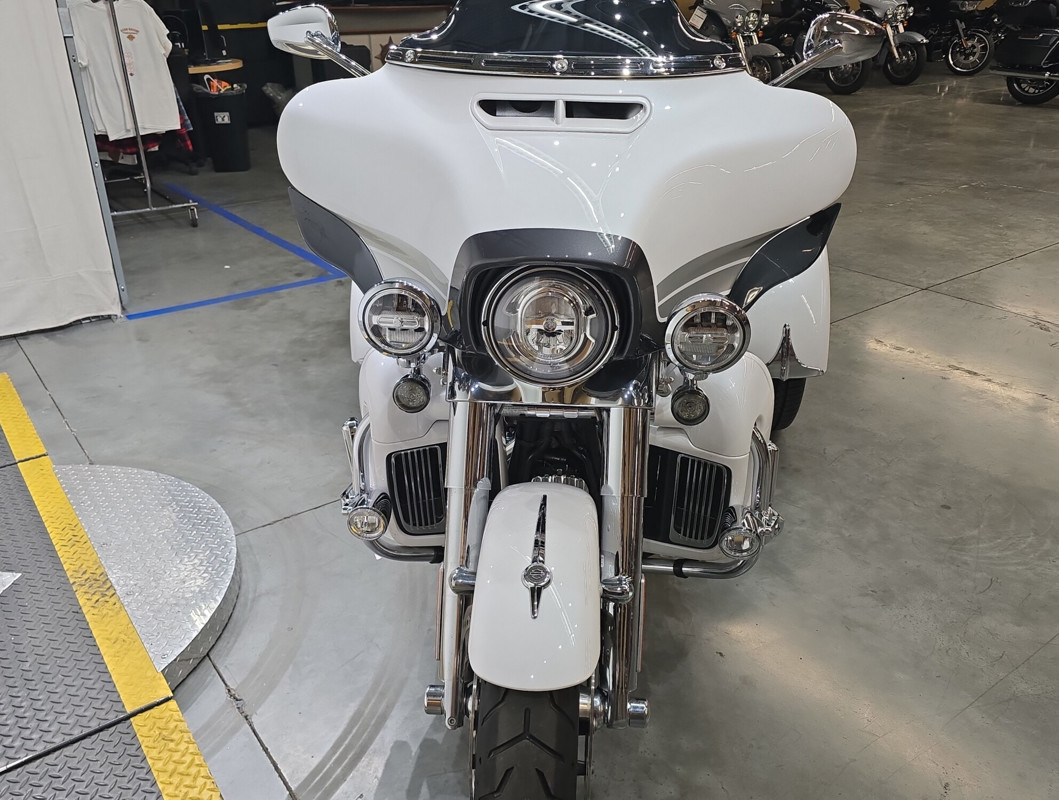CVO Tri Glide® Ultra