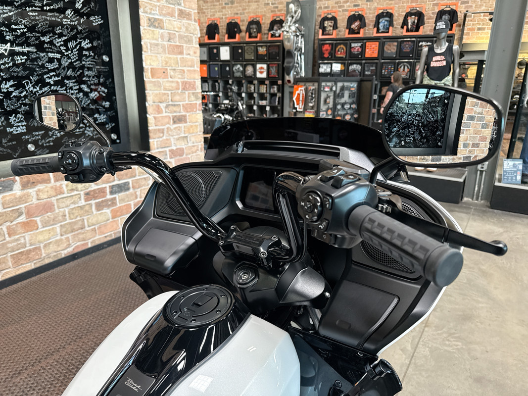 Road Glide®