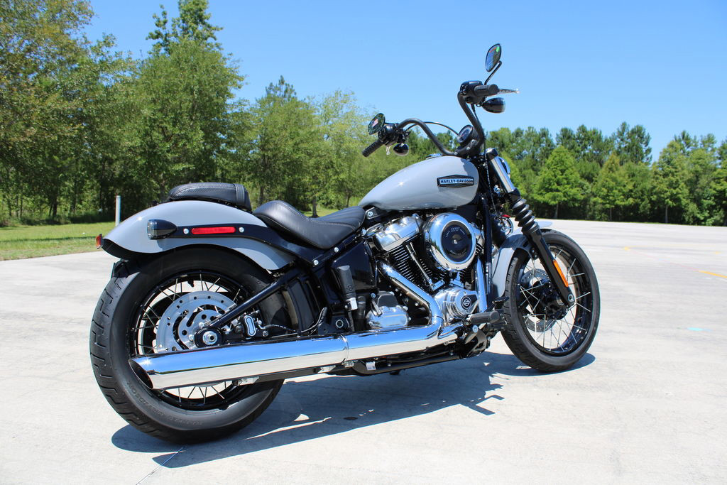 Street Bob®