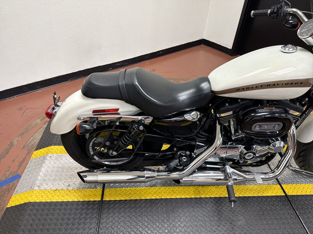 Sportster® 1200 Custom