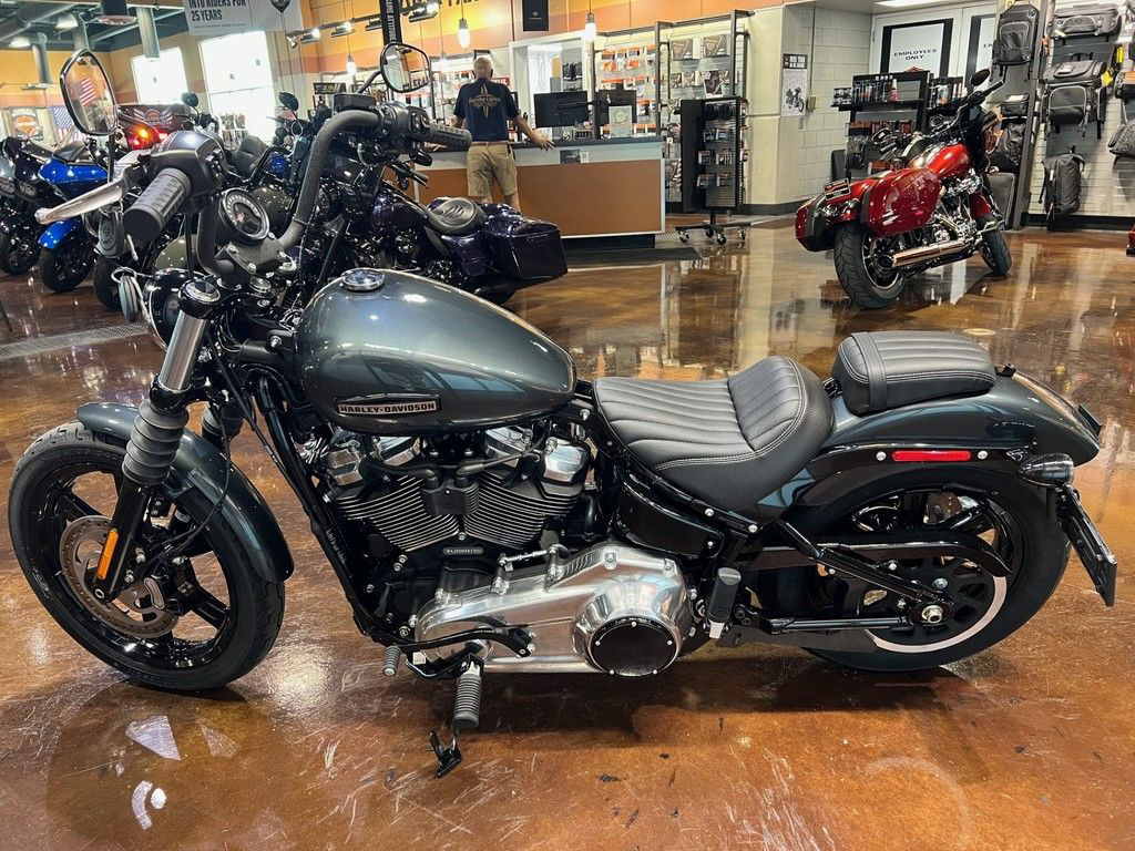 Street Bob®