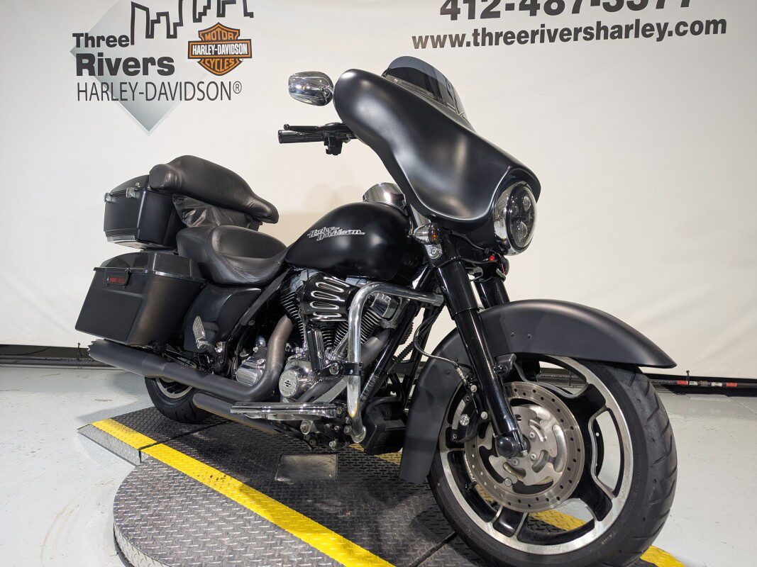 Street Glide®