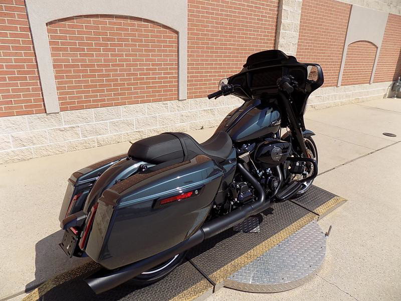 Street Glide®