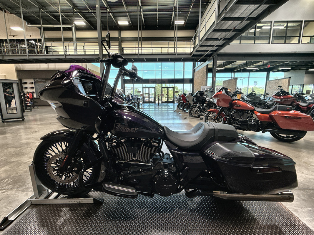 Road Glide®