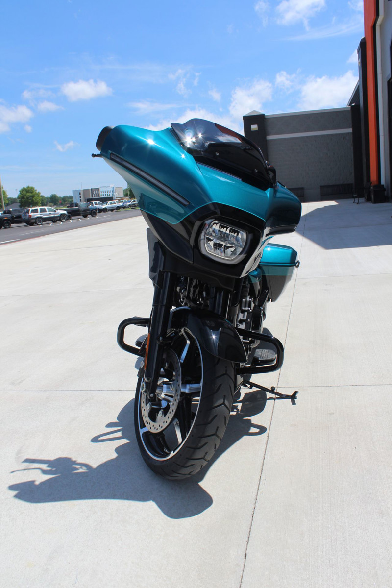 Street Glide®