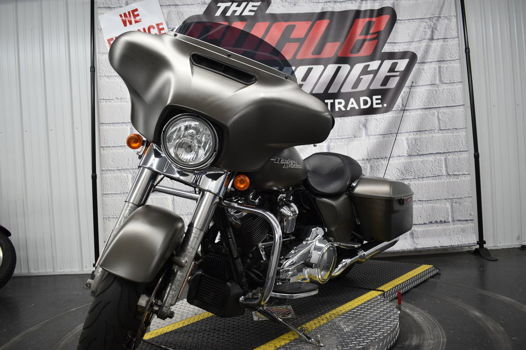 Street Glide®