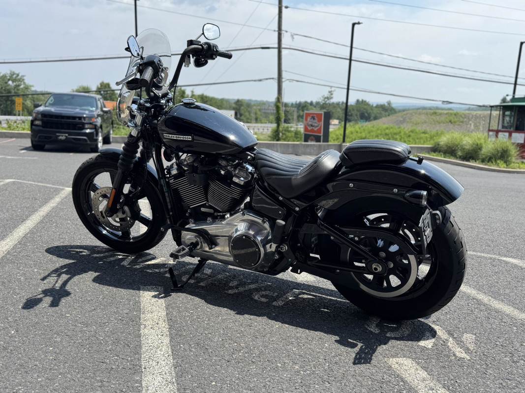 Street Bob®