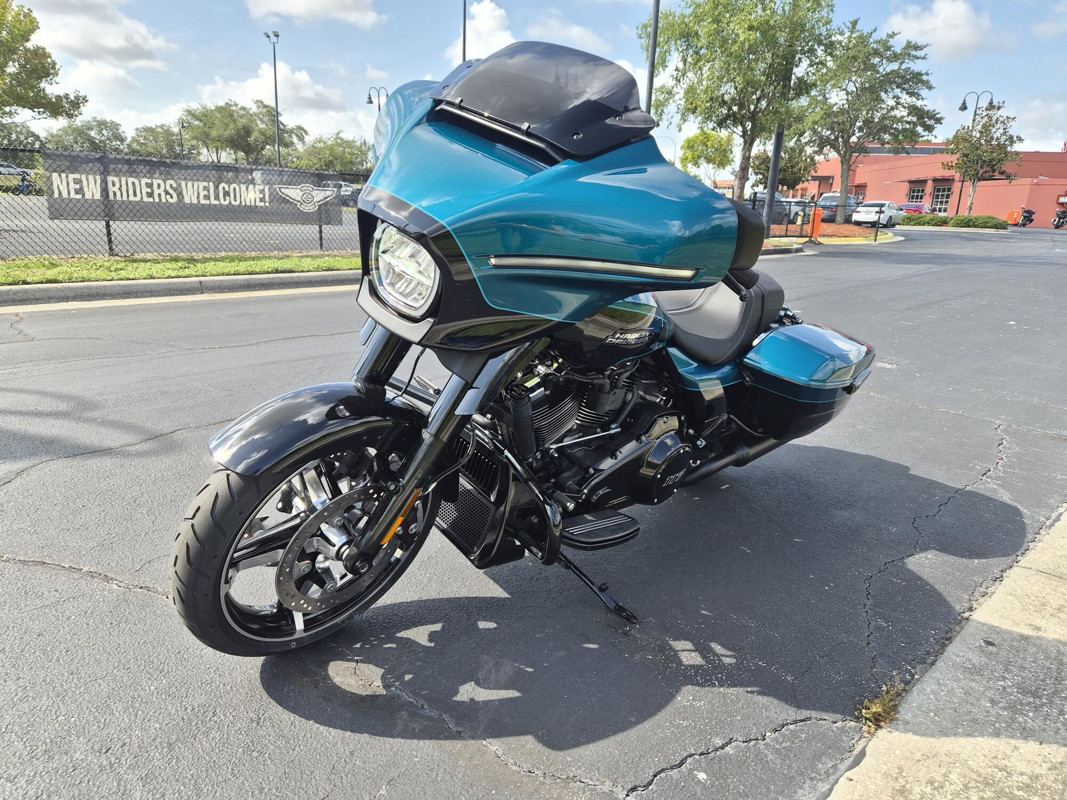Street Glide®
