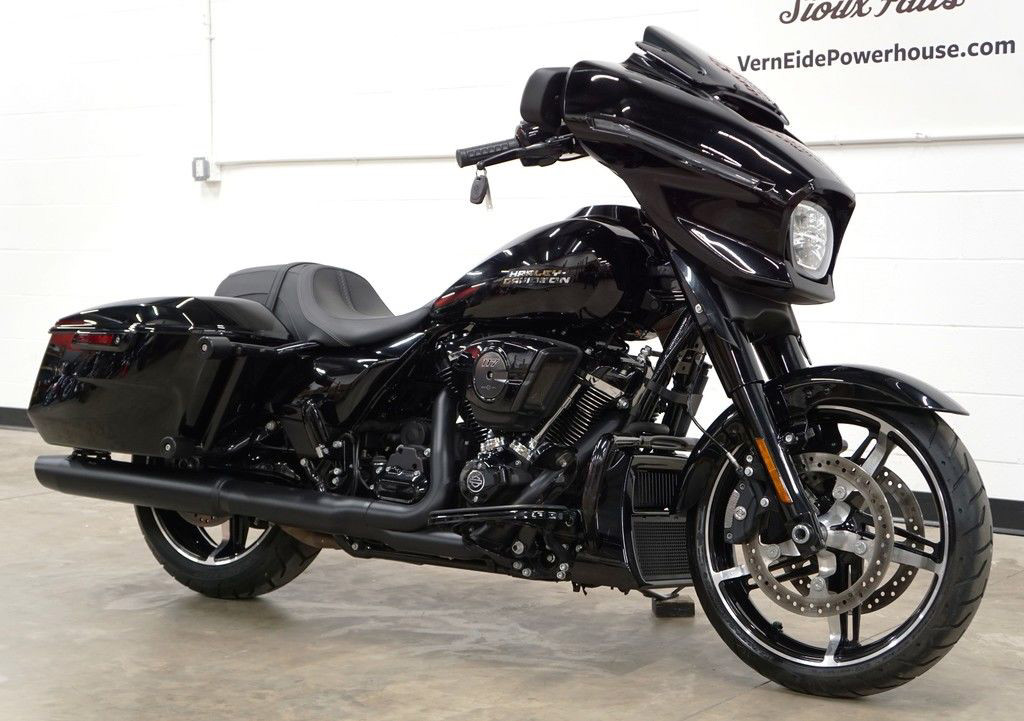 Street Glide®