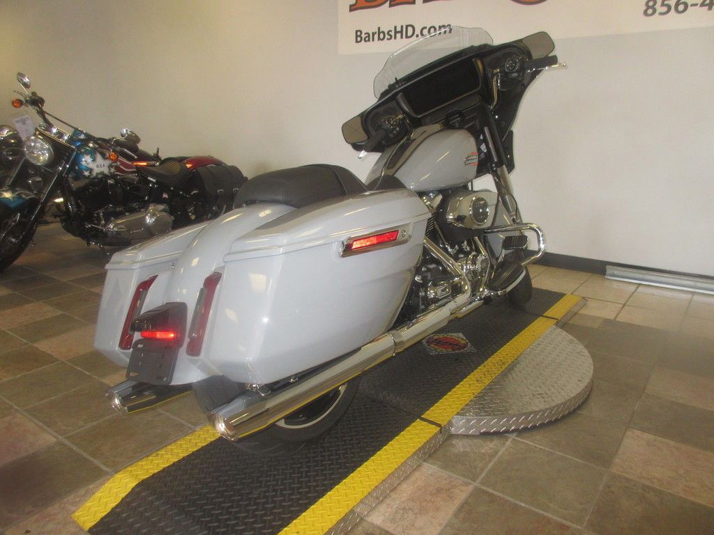 Street Glide®