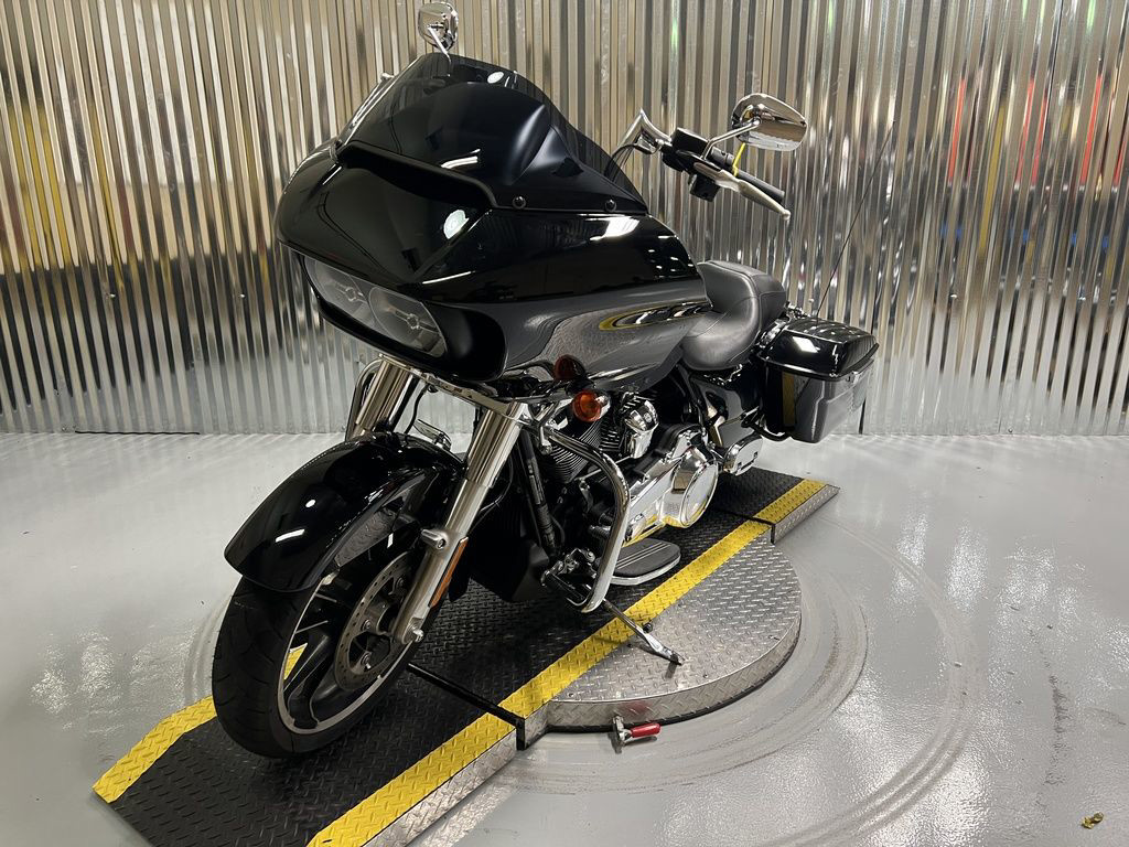 Road Glide®